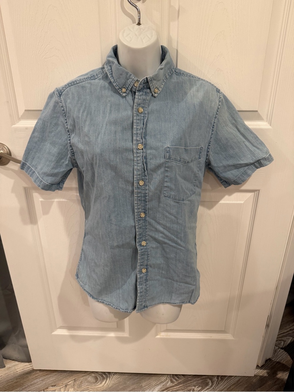 Goodfellow & Co Light Blue Short Sleeve Denim Shirt